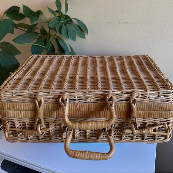 Vintage Wicker Lunchbox - Picture 1 of 6